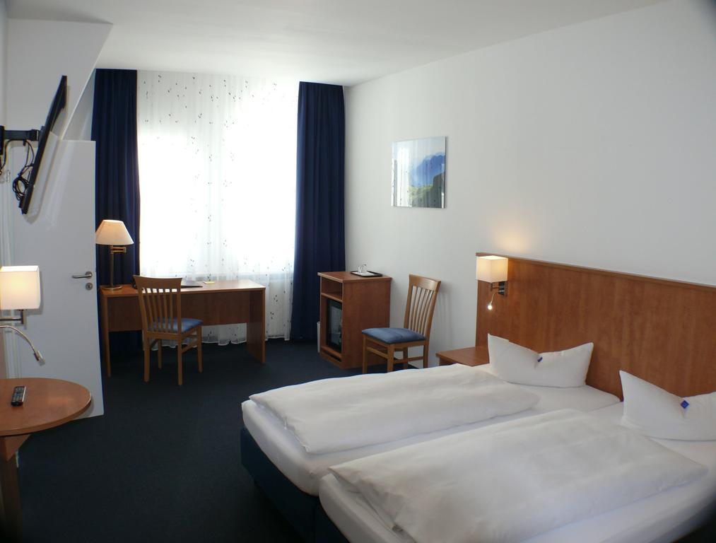 Hotel Garni - Haus Gemmer كوبورغ الغرفة الصورة